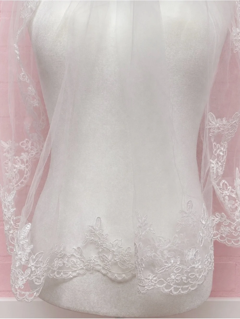 Elegant Ivory Single Tier Wedding Veil